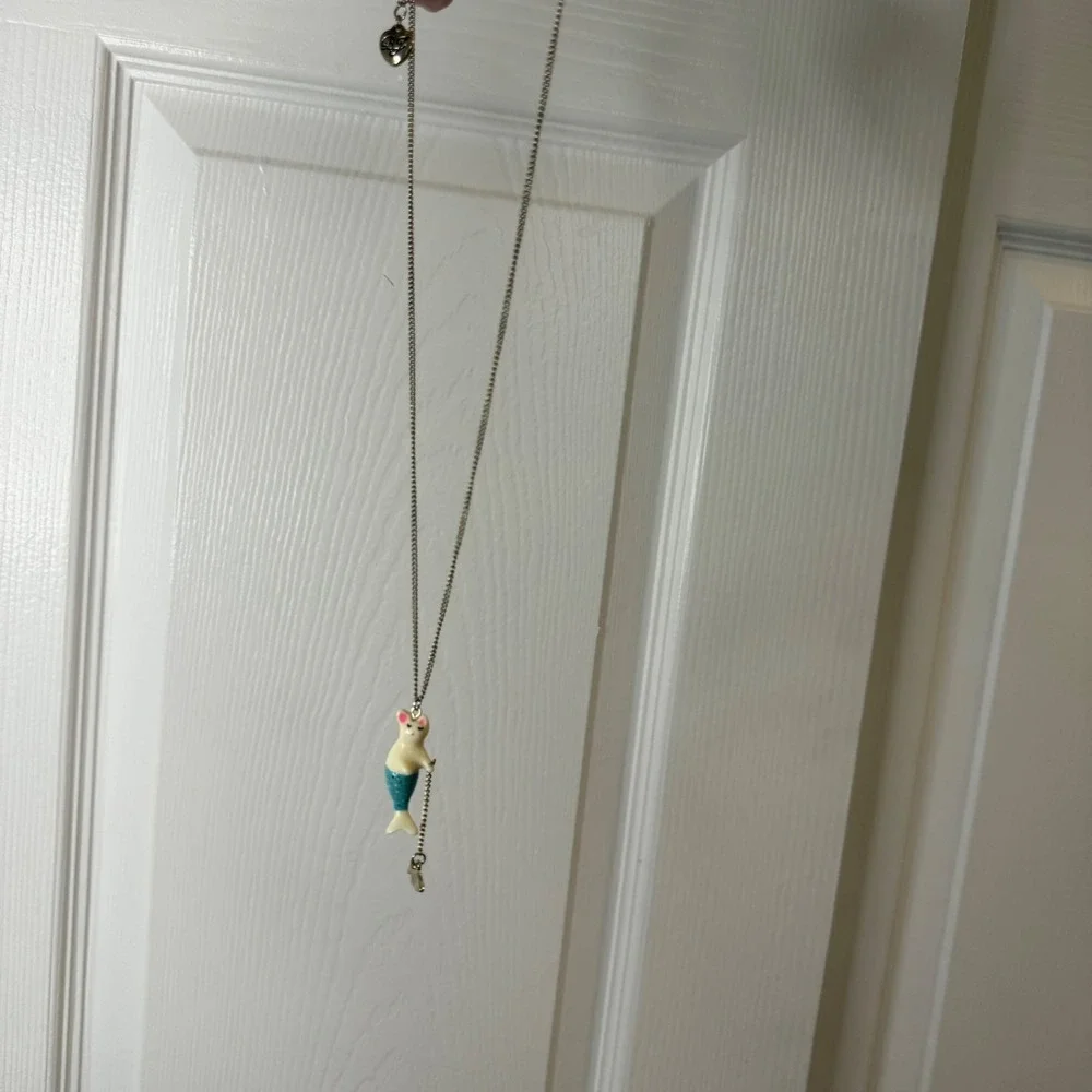 NEW Betsey Johnson Purrmaid Chain Necklace Cat Fish Silver Funky - Picture 5 of 6